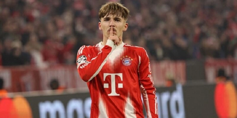 Thần đồng Lennart Karl đã được nhận danh hiệu cầu thủ xuất sắc nhất trận